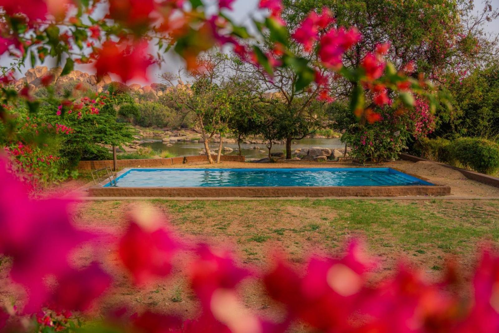 Leo Woods Hampi River View酒店 外观 照片