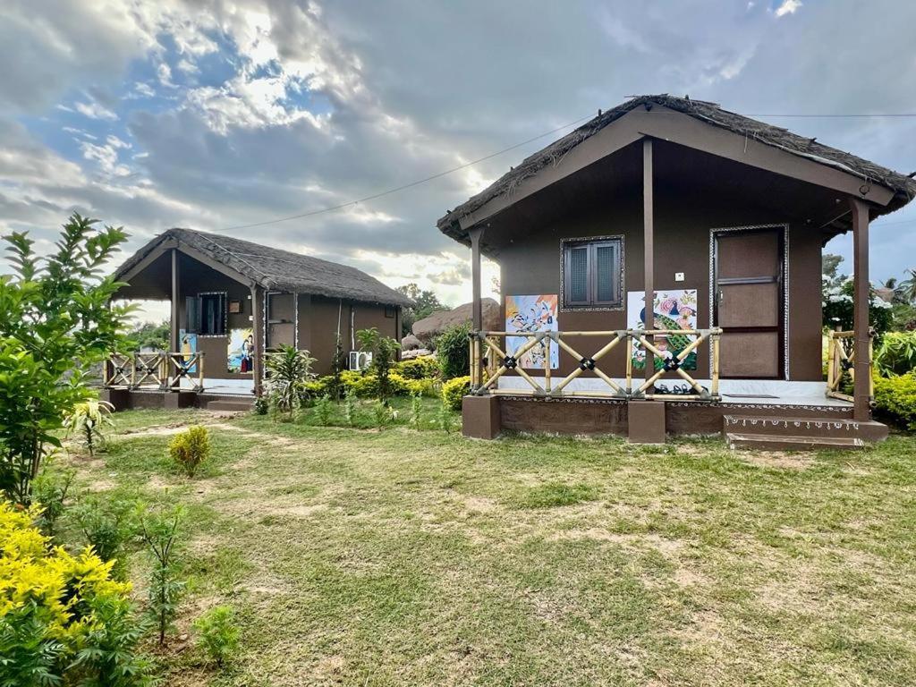 Leo Woods Hampi River View酒店 外观 照片